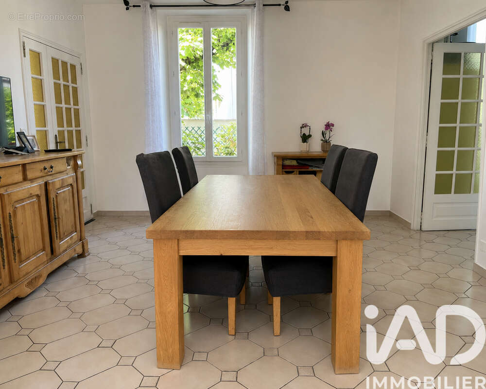 Photo 4 - Maison à MONTEREAU-FAULT-YONNE