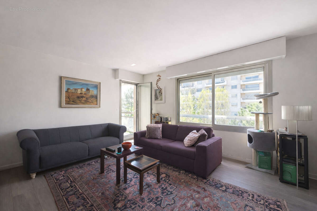 Appartement à COURBEVOIE