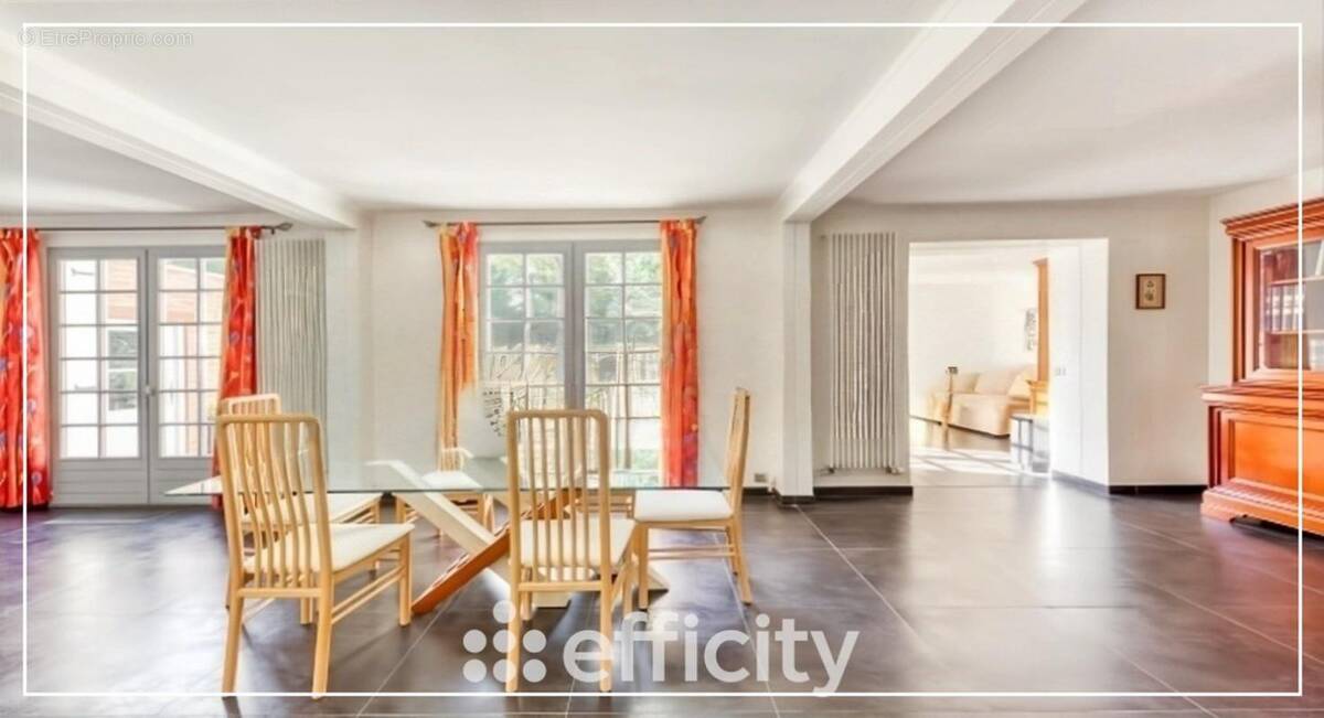 Maison à ROISSY-EN-BRIE