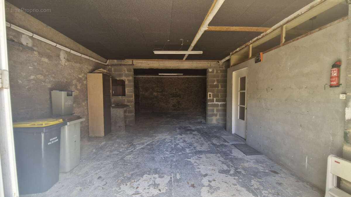 Maison à LE PUY-NOTRE-DAME