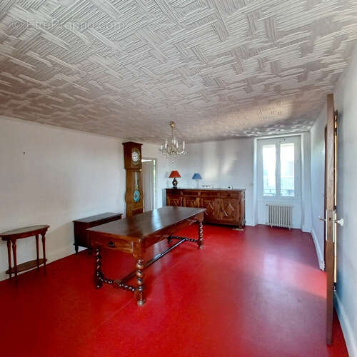 Maison à GOURDON