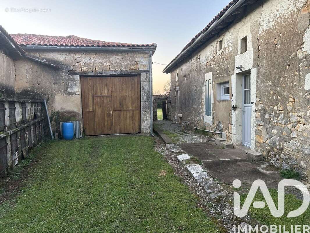 Photo 9 - Maison à CHAZELLES