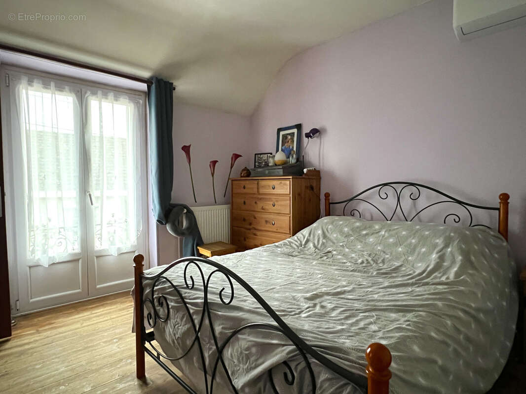 Maison à YZEURES-SUR-CREUSE