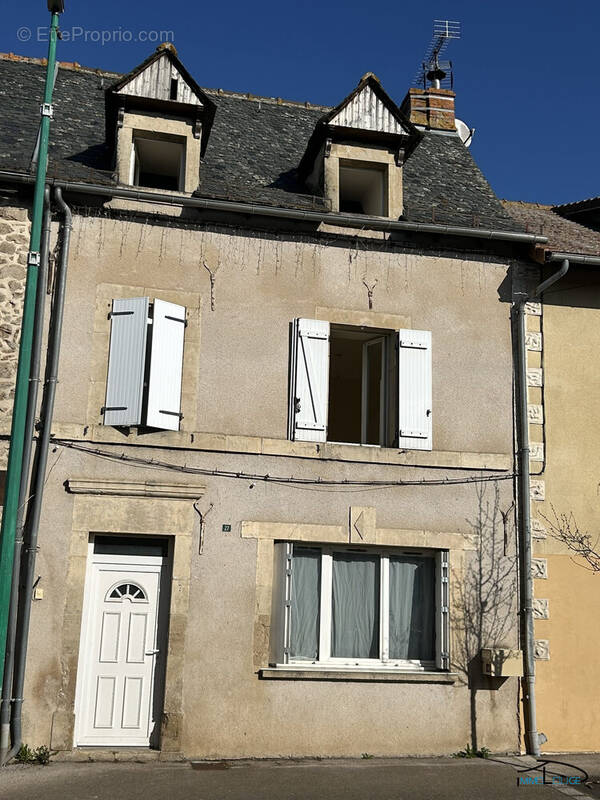 Maison à LANUEJOULS