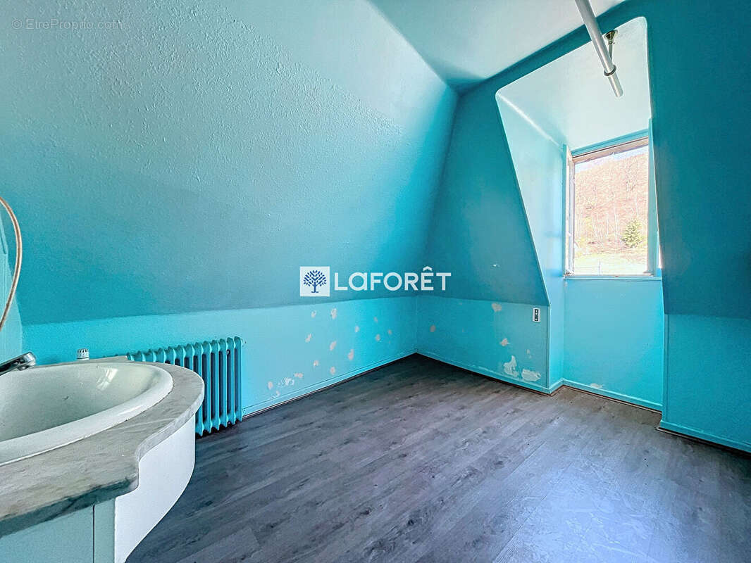 Maison à CHAUDES-AIGUES