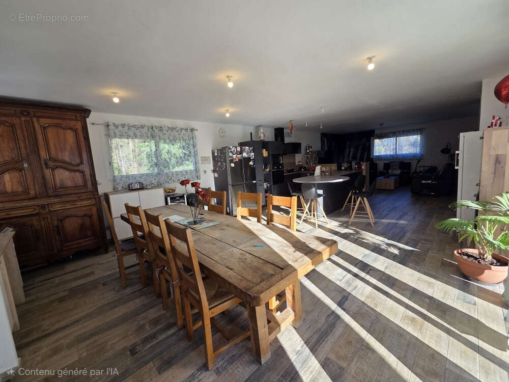 Maison à SAINT-PIERRE-DE-FURSAC