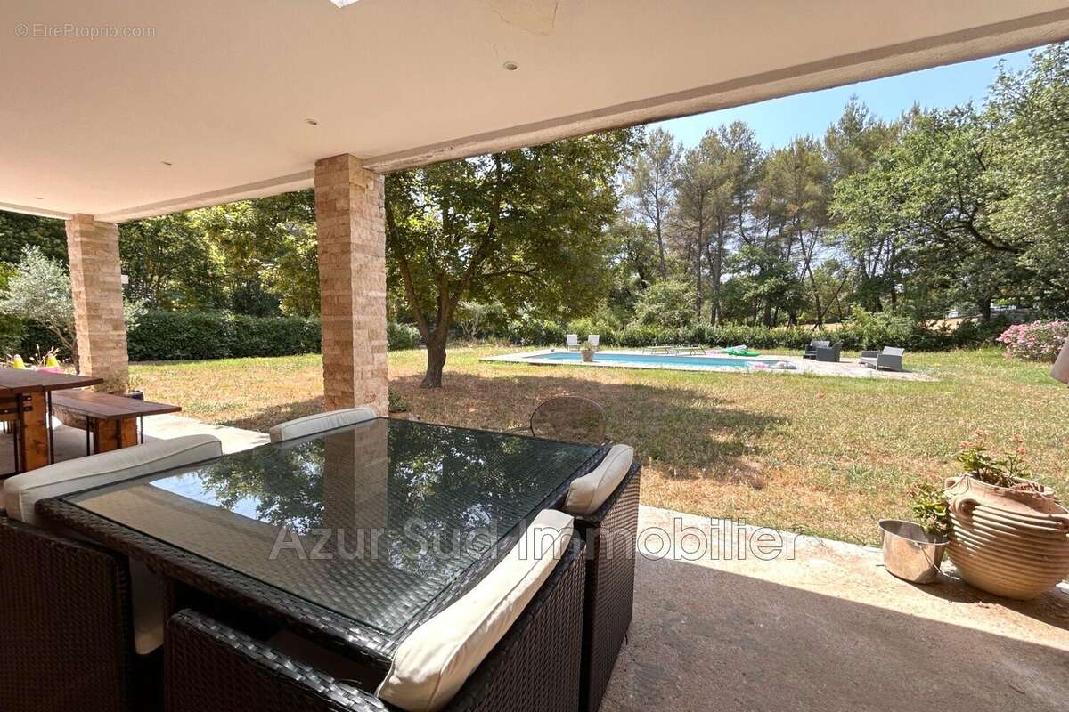 Maison à MOUGINS