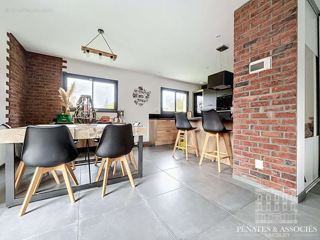 Maison à MESNIL-RAOUL