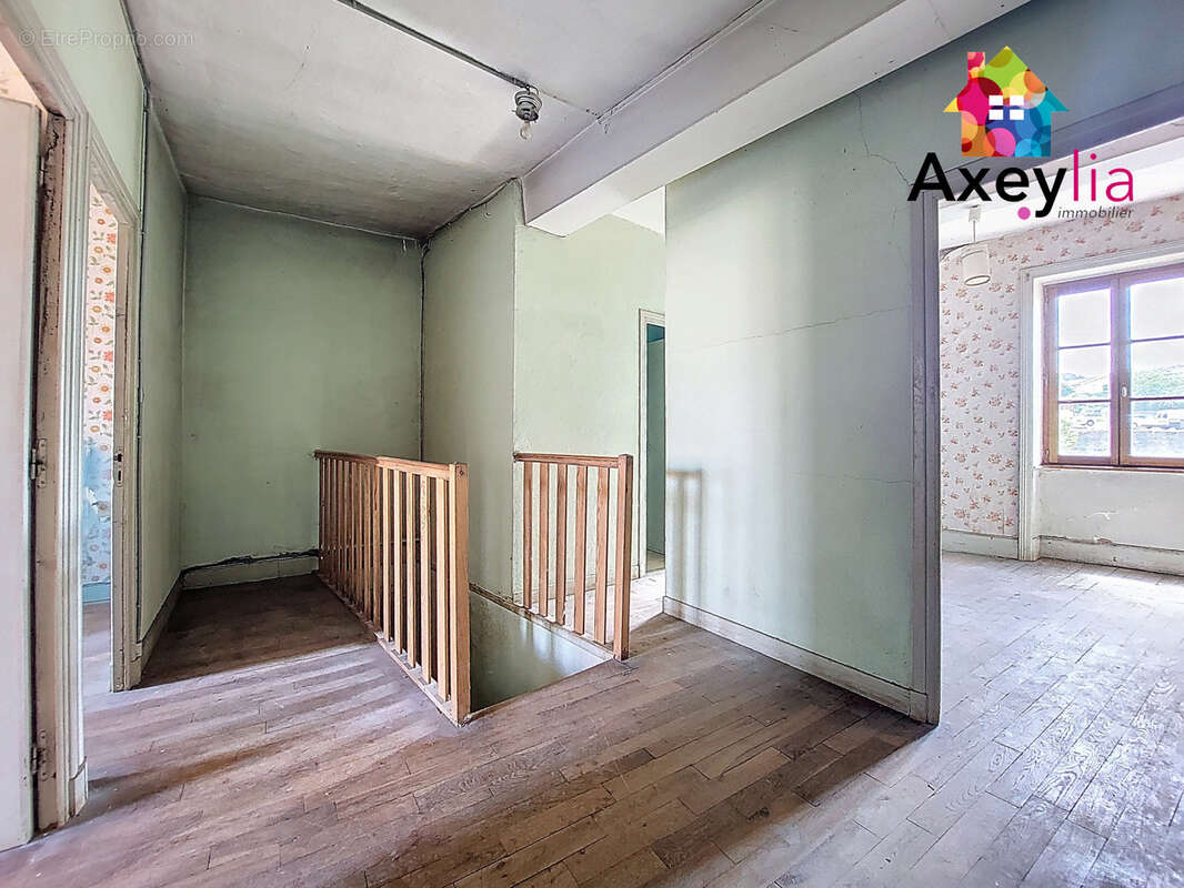 Maison à LA PACAUDIERE