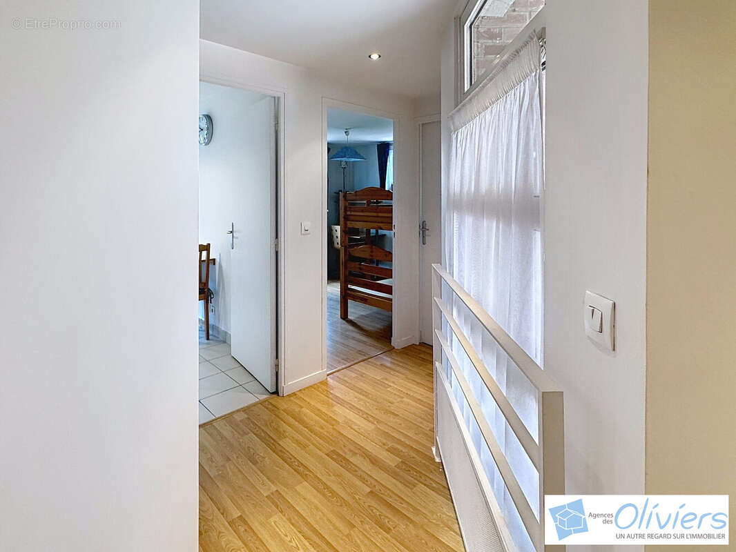 Maison à VOISINS-LE-BRETONNEUX