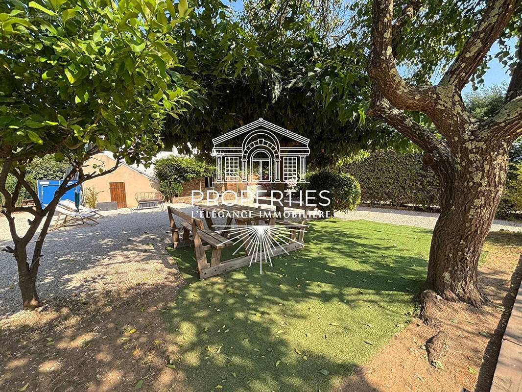 Maison à BORMES-LES-MIMOSAS