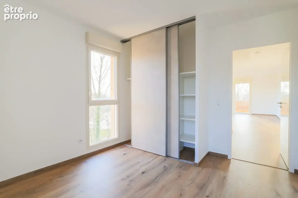 Amiens   Appartement T3 récent avec vue dégagée, balcons et parking - photo 13