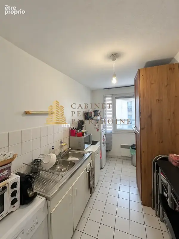 VILLEURBANNE   GRATTE CIEL   Appartement T3 de 67 m2 avec balcon filant et garage - photo 5