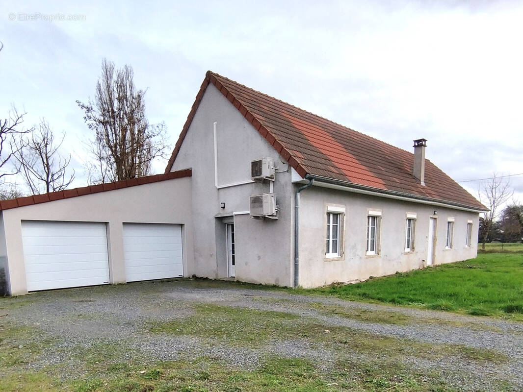 Maison à CHARMEIL