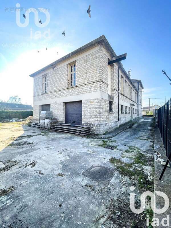 Appartement 1000 m² à Varennes-Sur-Seine  - photo 4