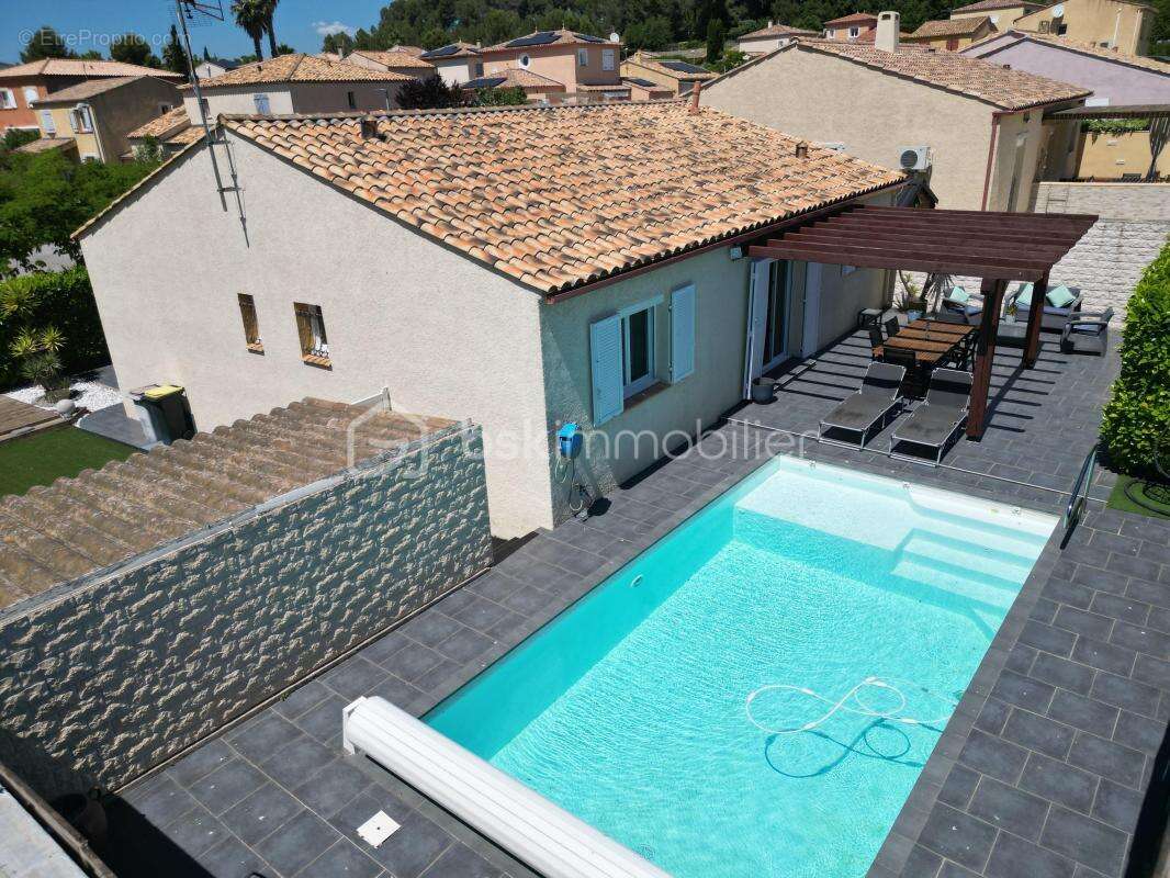 Maison à POUSSAN