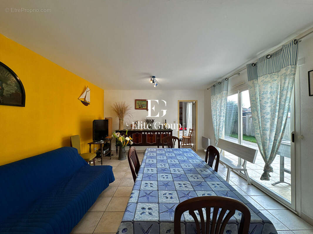 Maison à PORT-DES-BARQUES