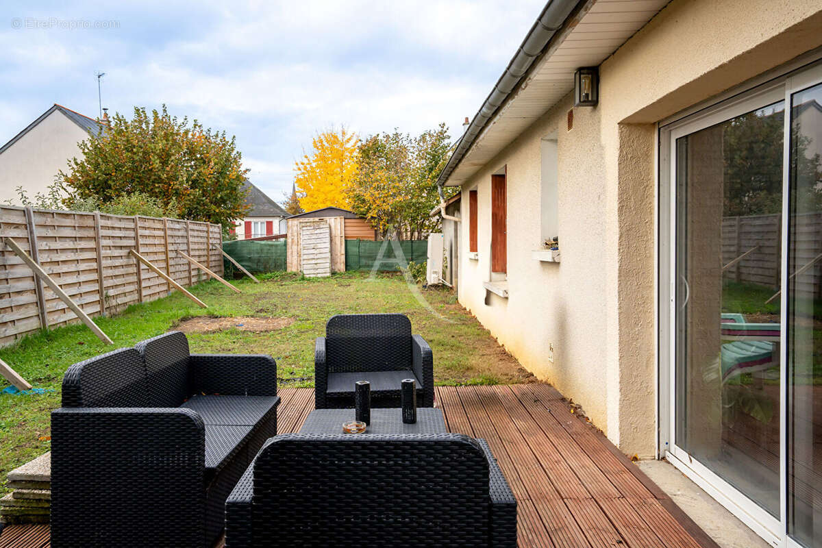 Maison à LE PUY-NOTRE-DAME