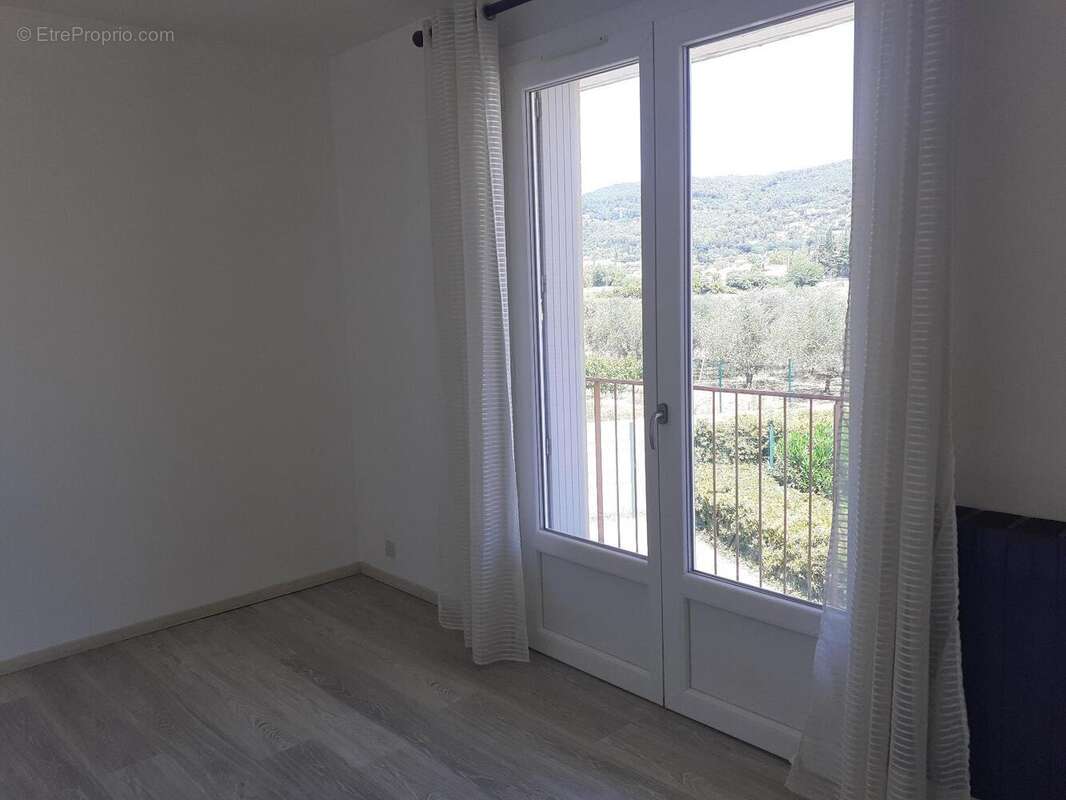   - Appartement à DRAGUIGNAN