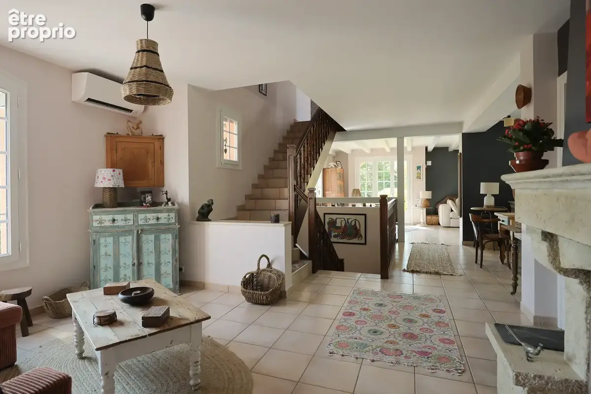 Villa d'exception de 146 m2 avec piscine, sous-sol de 105 m2 et terrain de 1780 m2 sans vis-a-vis - photo 13