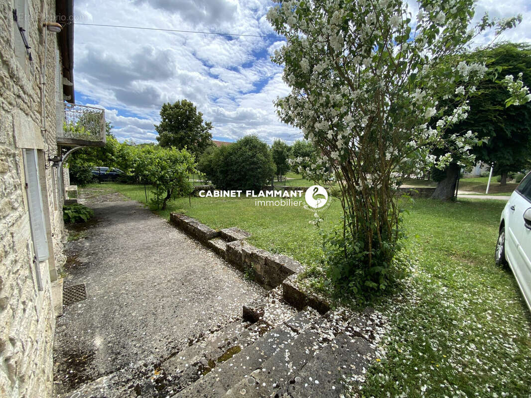Maison 322 m² à Beurizot  - photo 5