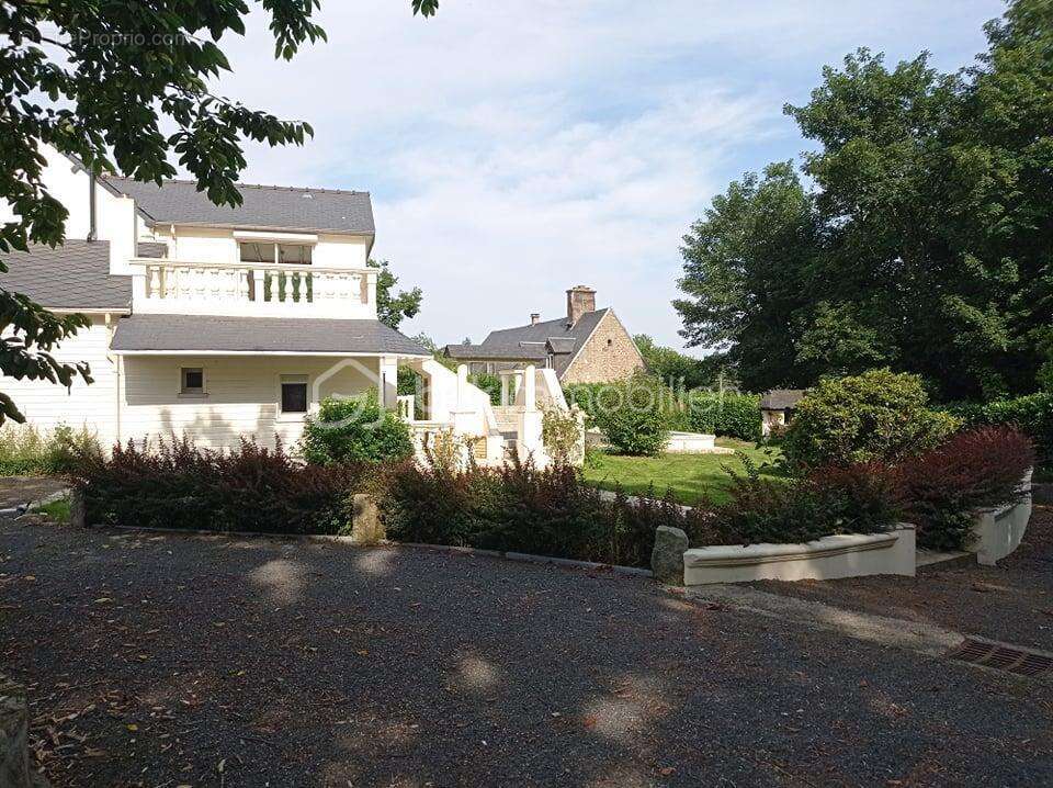 Maison à VILLEDIEU-LES-POELES