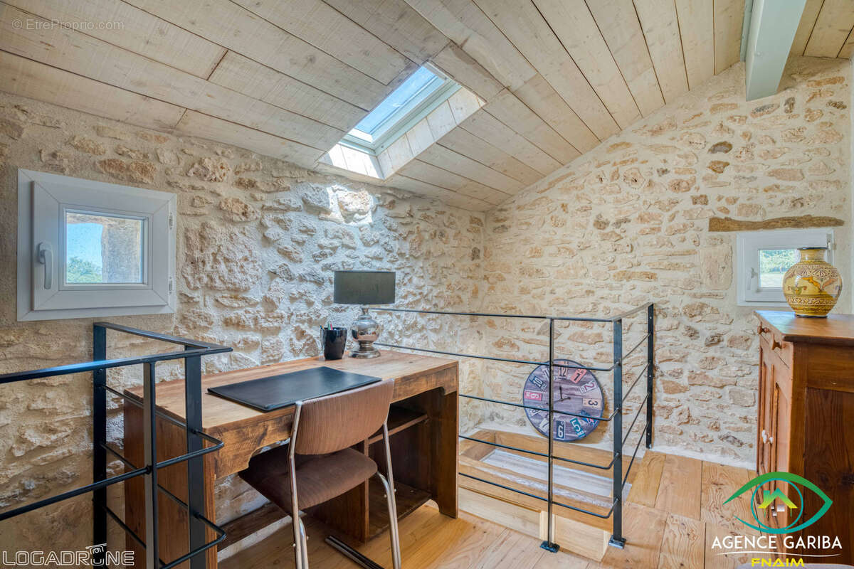 Maison à CUZORN