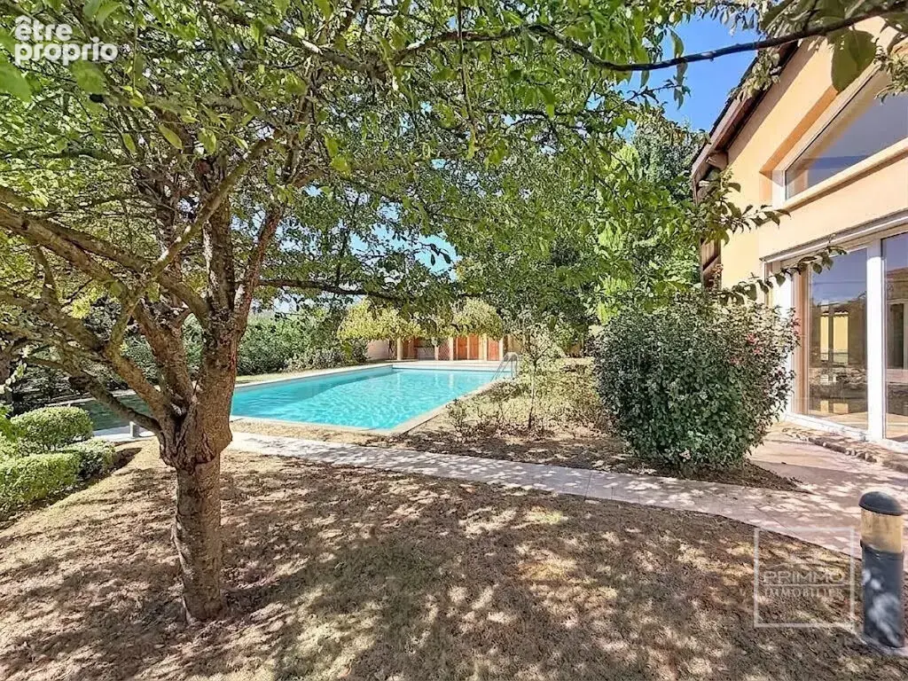 Maison Saint Cyr Au Mont D Or de 230 m2 habitables sur 1500m² de terrain au calme. - photo 5