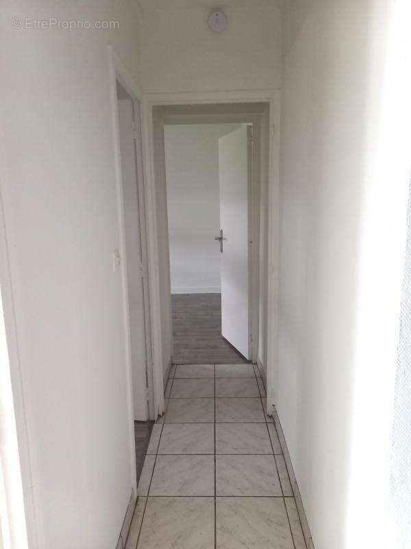 Appartement à COUBERT