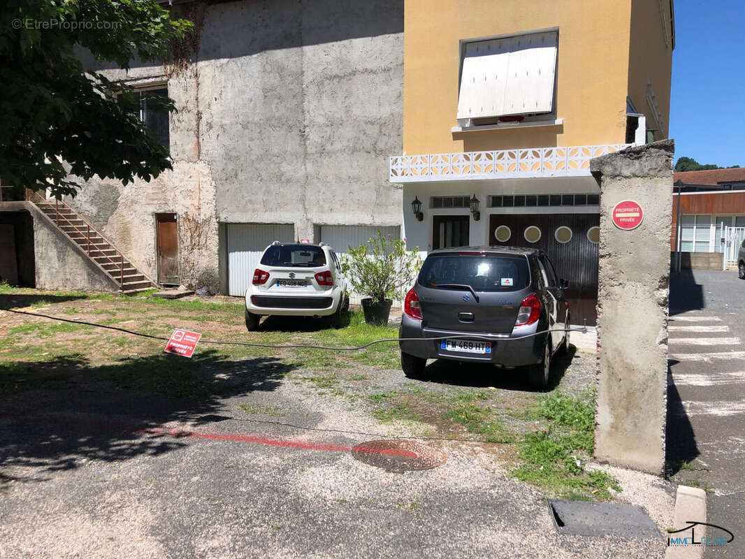 Maison à DECAZEVILLE