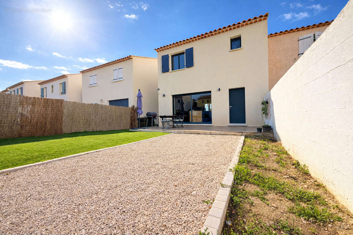 Maison à MEYRARGUES