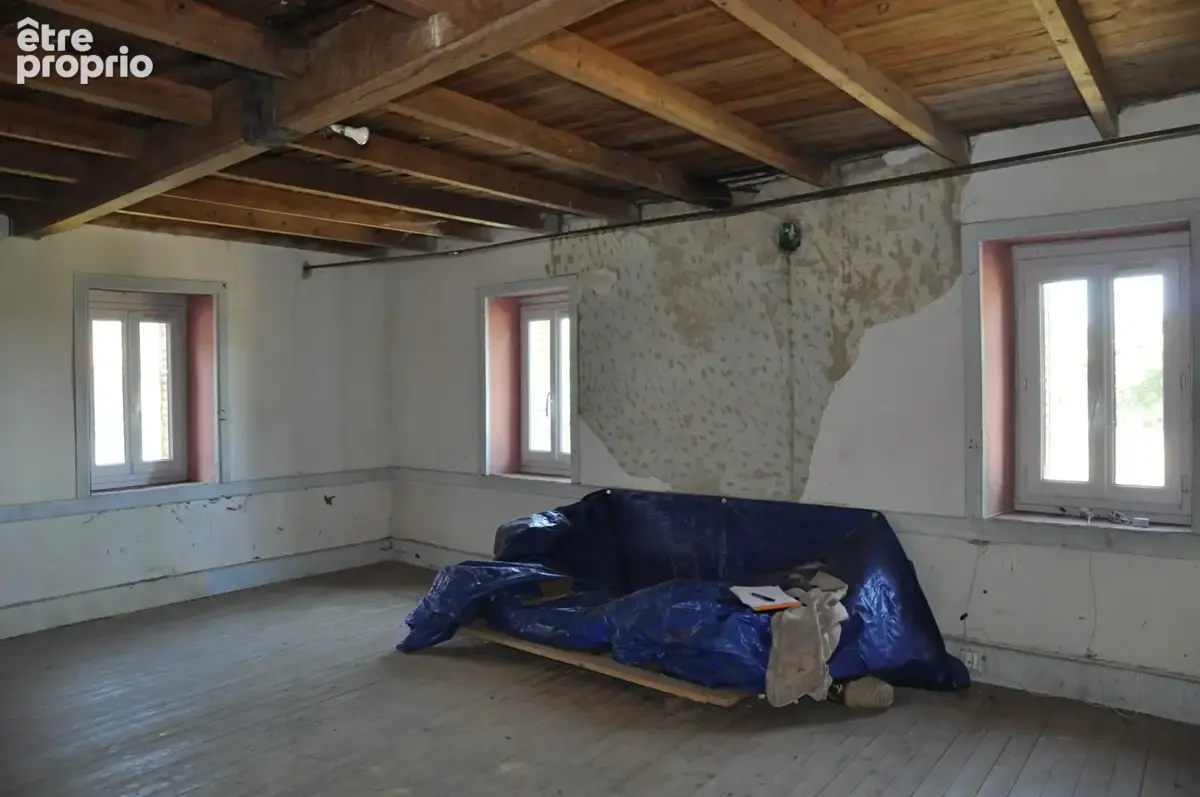 Maison en pierre de granite à fort potentiel aménageable, avec un petit terrain, et une vue exceptionnelle... - photo 3
