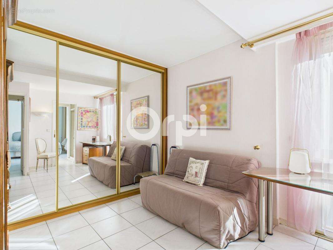 Appartement à MANDELIEU-LA-NAPOULE