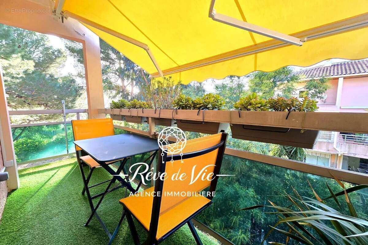 Appartement à BORMES-LES-MIMOSAS