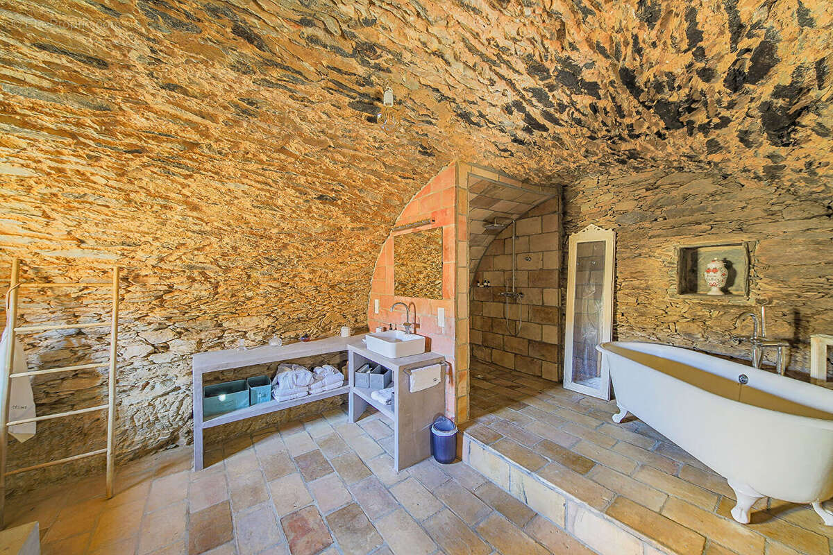 Maison à CENTURI