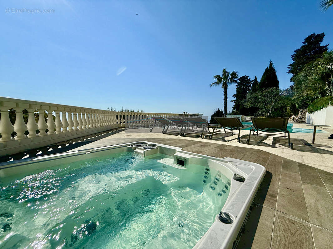 Appartement à BEAUSOLEIL