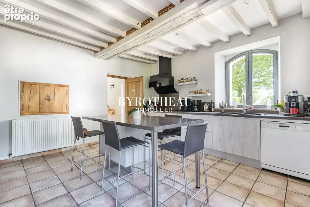 Maison 8 pièces 295 m² à vendre à Segre (49500) - photo 4