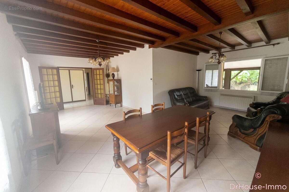 Maison 125 m² à Paillet  - photo 2