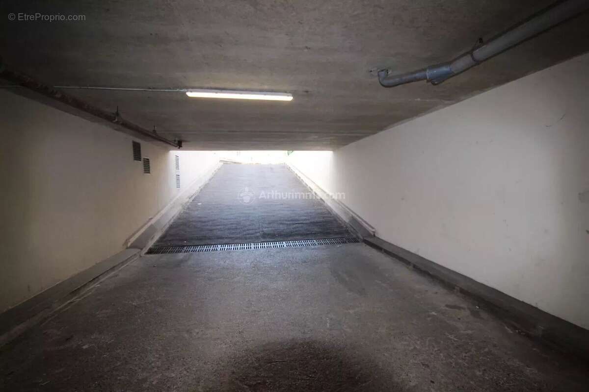 Parking à ASNIERES-SUR-SEINE