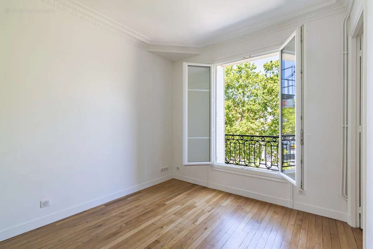 Paris 17eme epinettes  3 pieces 2 chambres refait a neuf avec vue degagee - photo 4