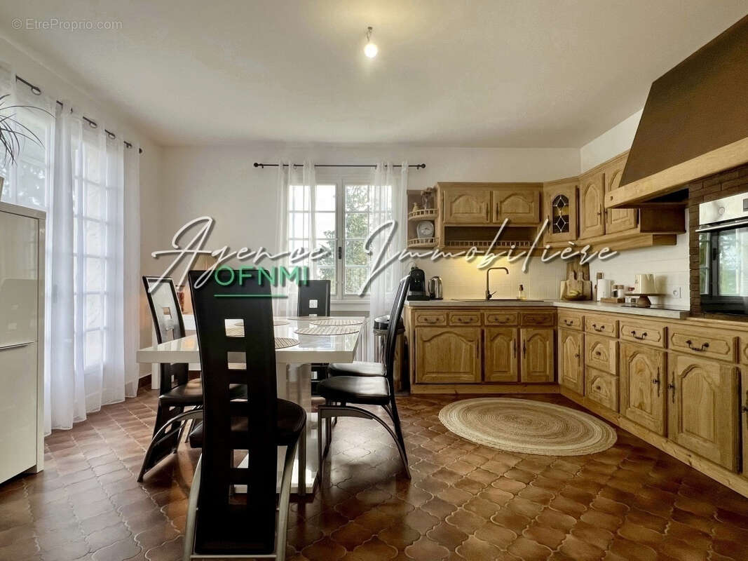 Maison à ECOTAY-L&#039;OLME