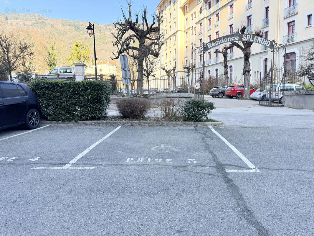 Parking à ALLEVARD