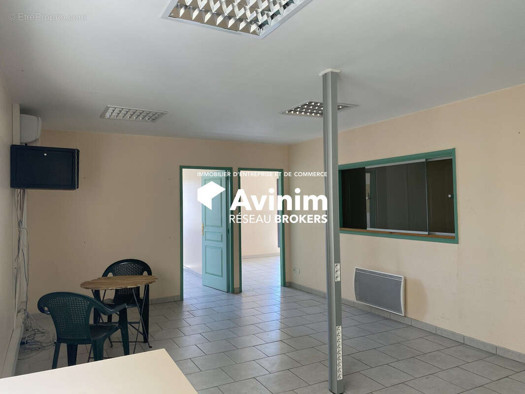 Commerce à TOURRETTES