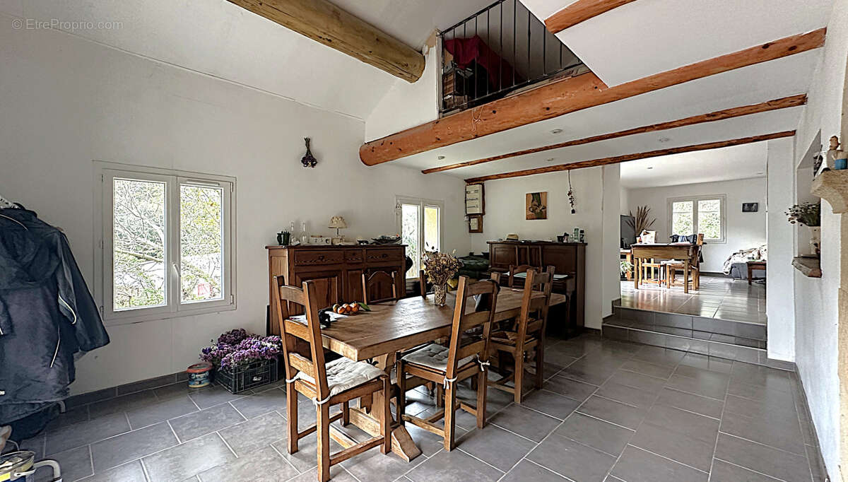 Maison à PELISSANNE