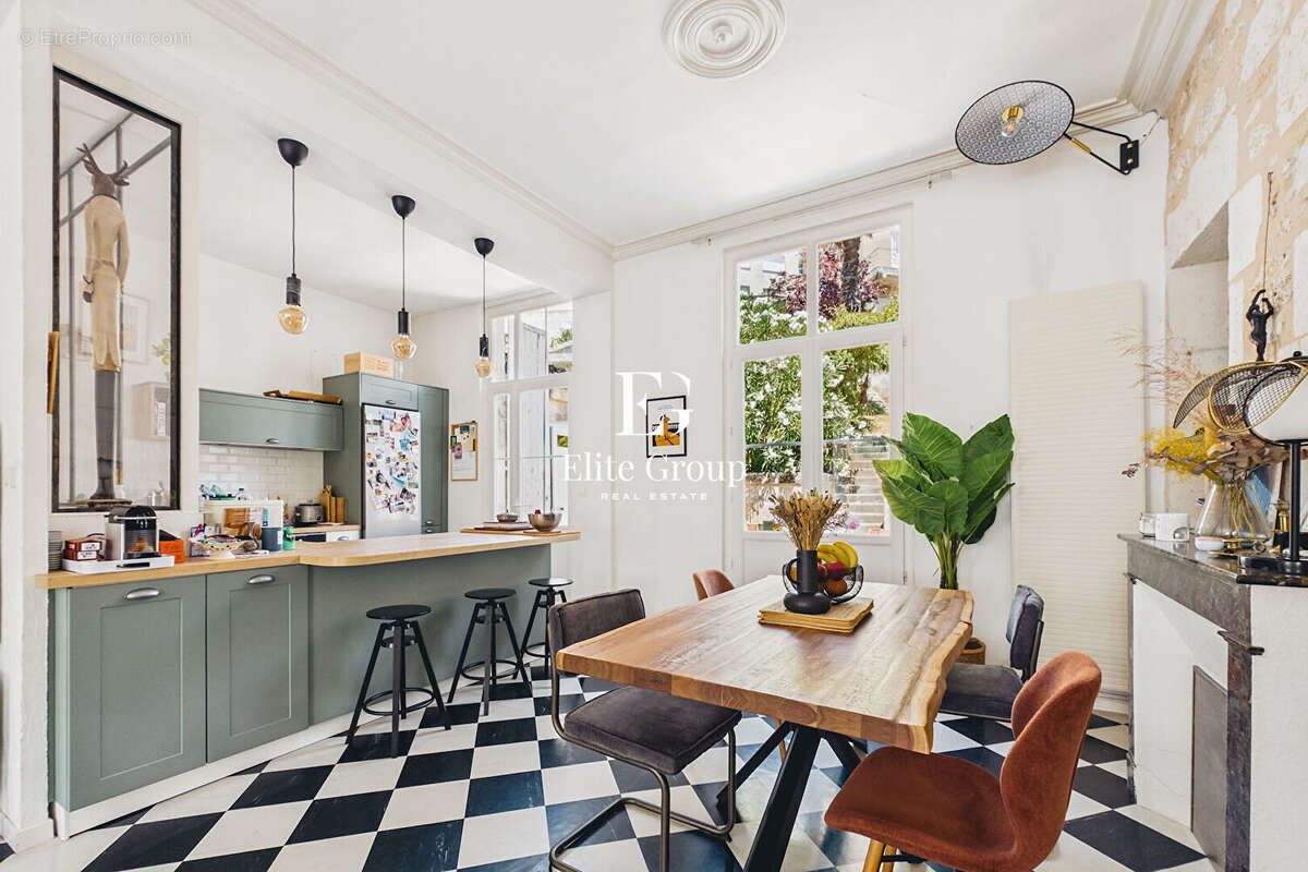 A vendre - elegante maison de ville avec jardin - au coeur d'angouleme - 4 pieces - 110m2 - photo 2