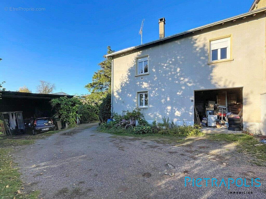 Maison à SAINT-FORGEUX