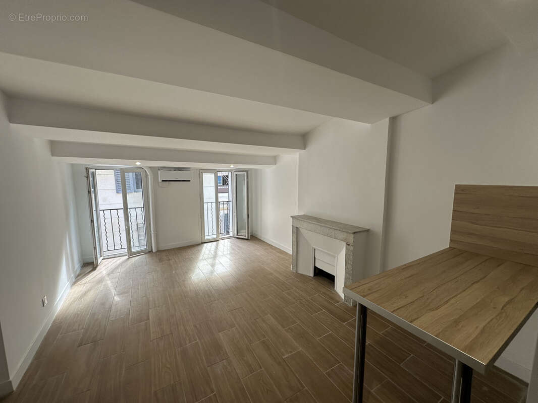 Appartement à MARSEILLE-2E