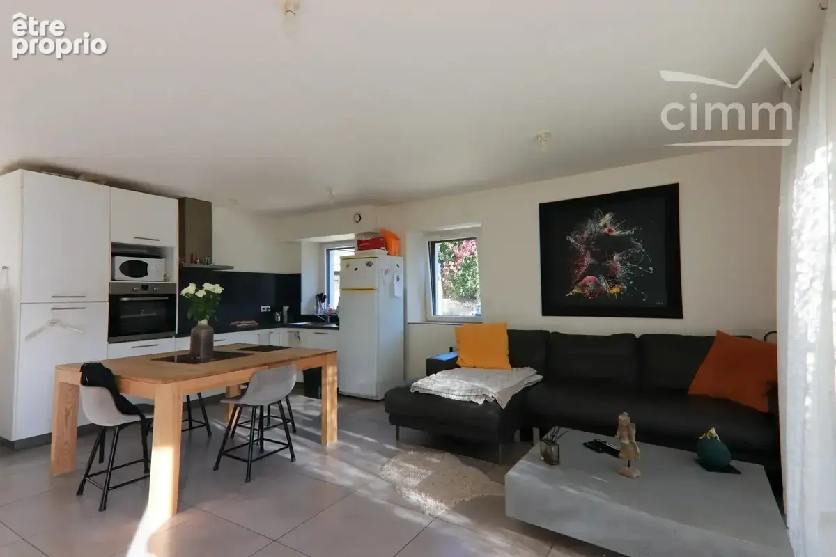 Appartement T3, garage, cave et parking - photo 2
