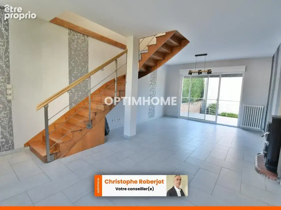 La campagne à la ville ! Jolie maison de 118m2 habitables avec garage et cour dans le quartier prisé de Chalon sur Saône et à 35 - photo 3