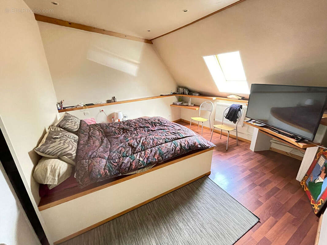 Maison à TRIE-CHATEAU